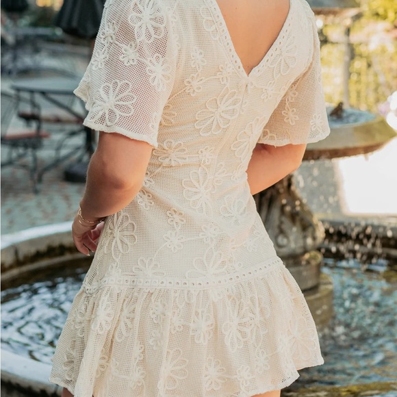 Chic Cream Floral Mini Dress - Picture 2 of 3